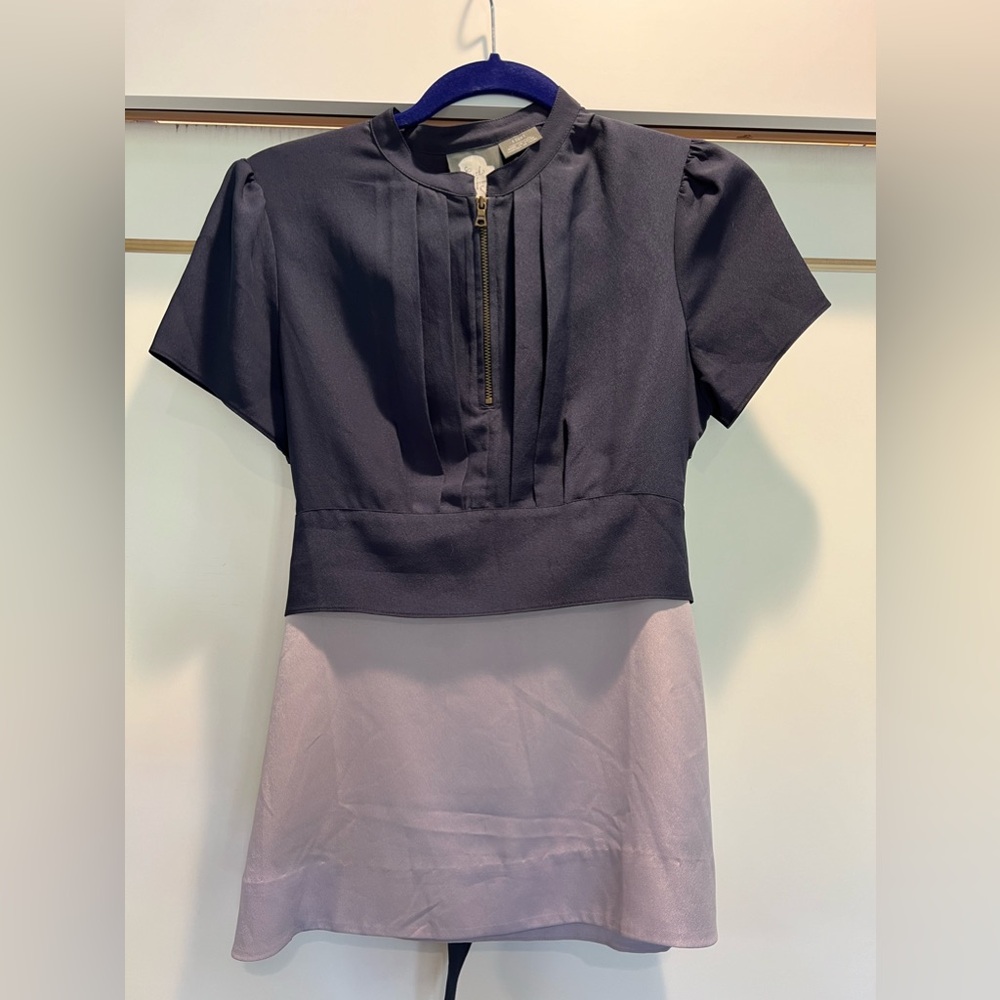 Girl from Savoy navy/lavender tieback blouse with front zip sz 8. Anthropologie